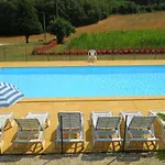 Pour 12 Avec Terrasse Et Piscine Partagee