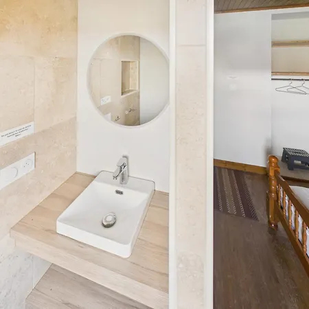 Casa vacanze Pour 12 Avec Terrasse Et Piscine Partagée *
